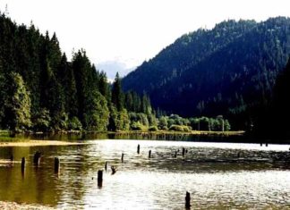 romania lago rosso